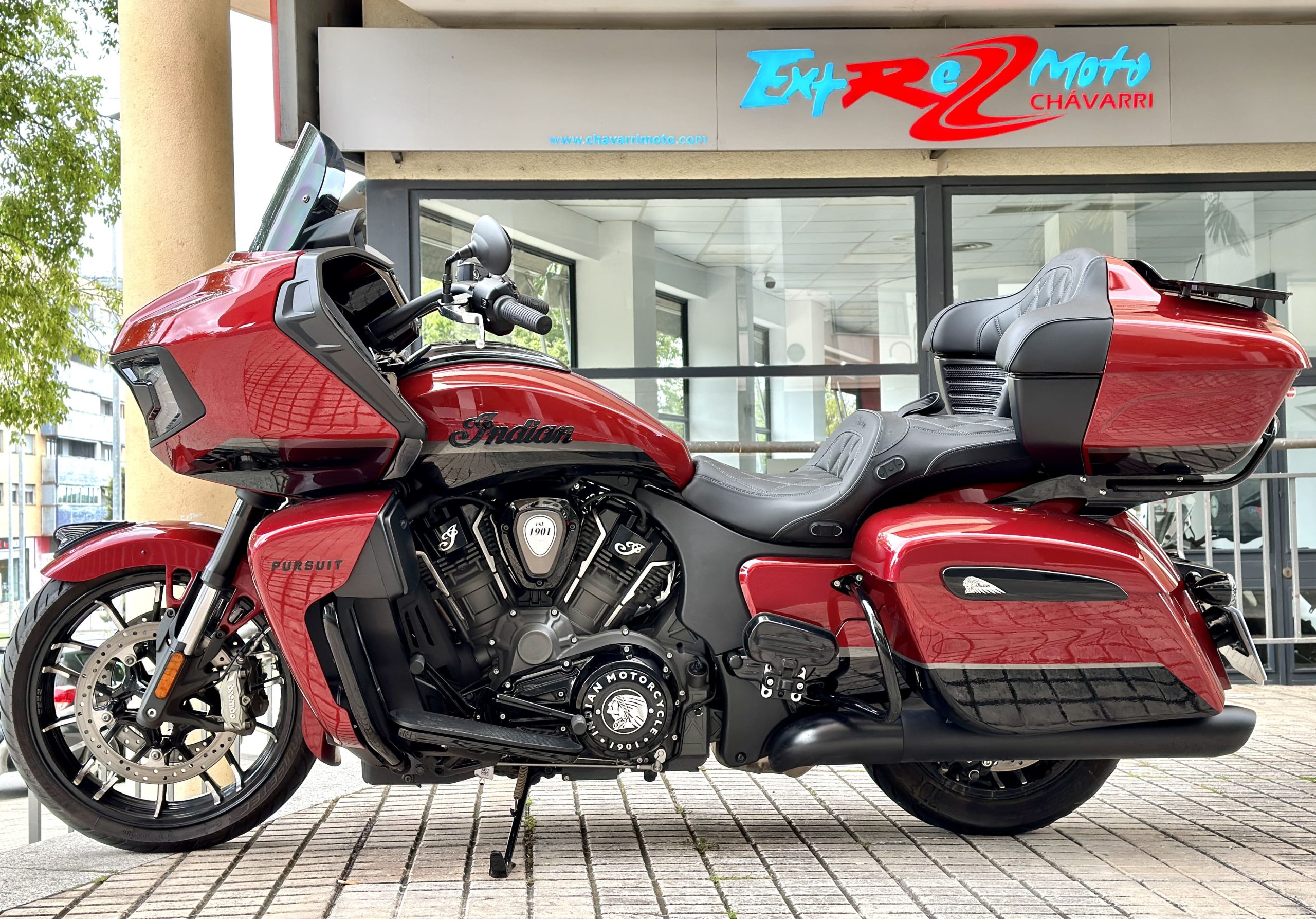 INDIAN Pursuit Dark Horse