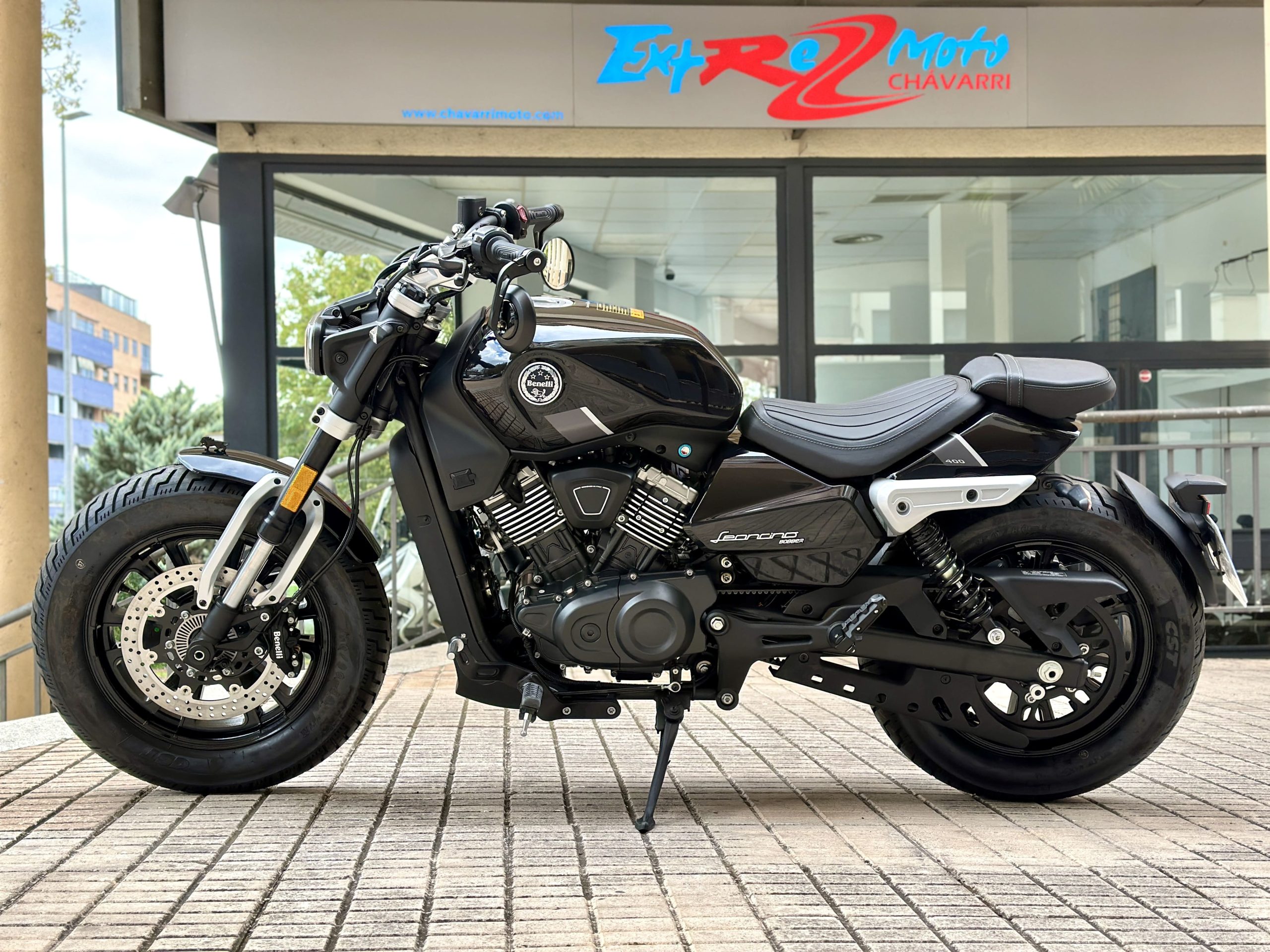 BENELLI Leoncino Bobber 400